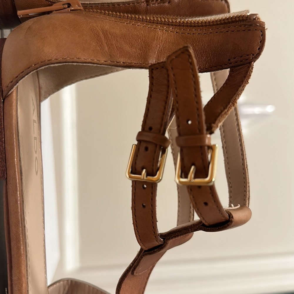 Also gladiator sandals - Picture 6 of 9